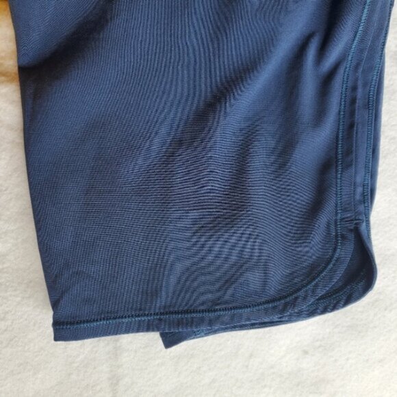 Lululemon Mineral Blue Final Play Crop Size 6 - Picture 6 of 10